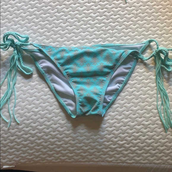 Roxy Bikini! - Picture 5 of 8